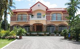 San Remigio Beach Club